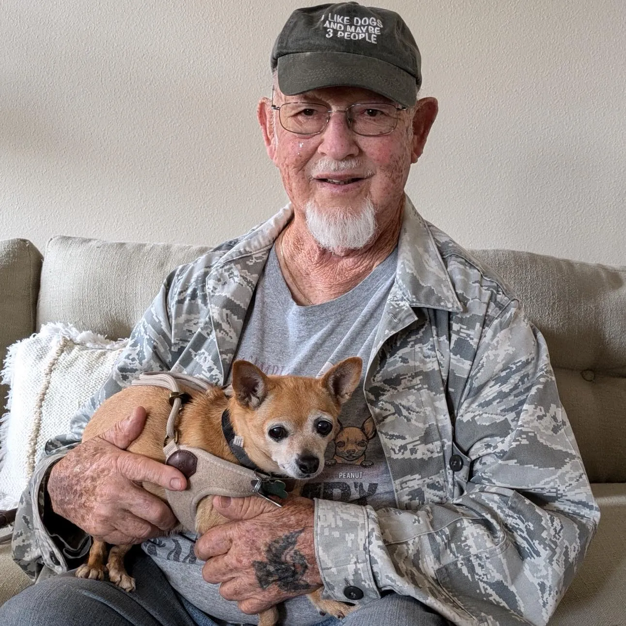 C.A.R.E.4Paws in the news - Noozhawk Client with his senior dog