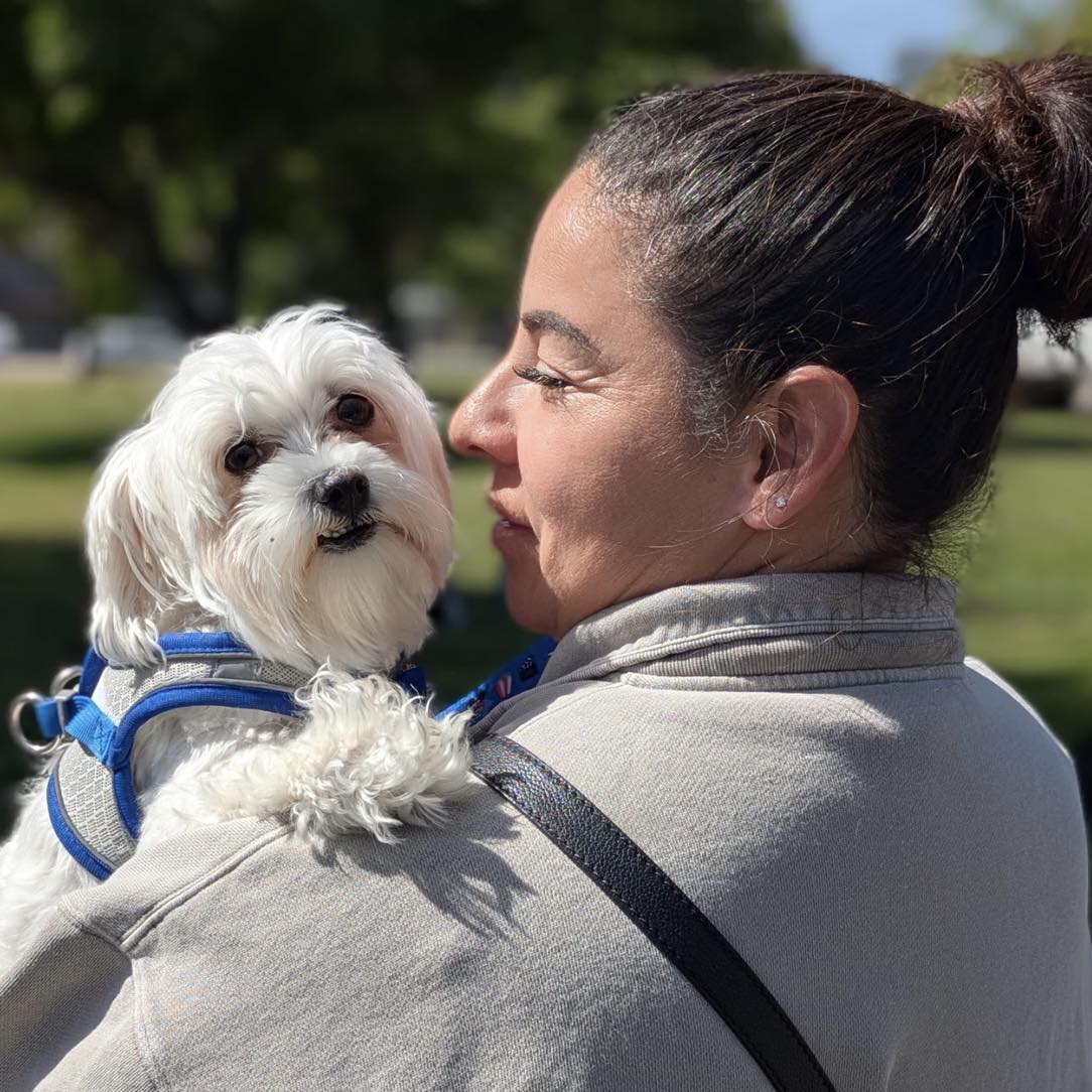 Pet family in need at C.A.R.E.4Paws pet wellness clinic